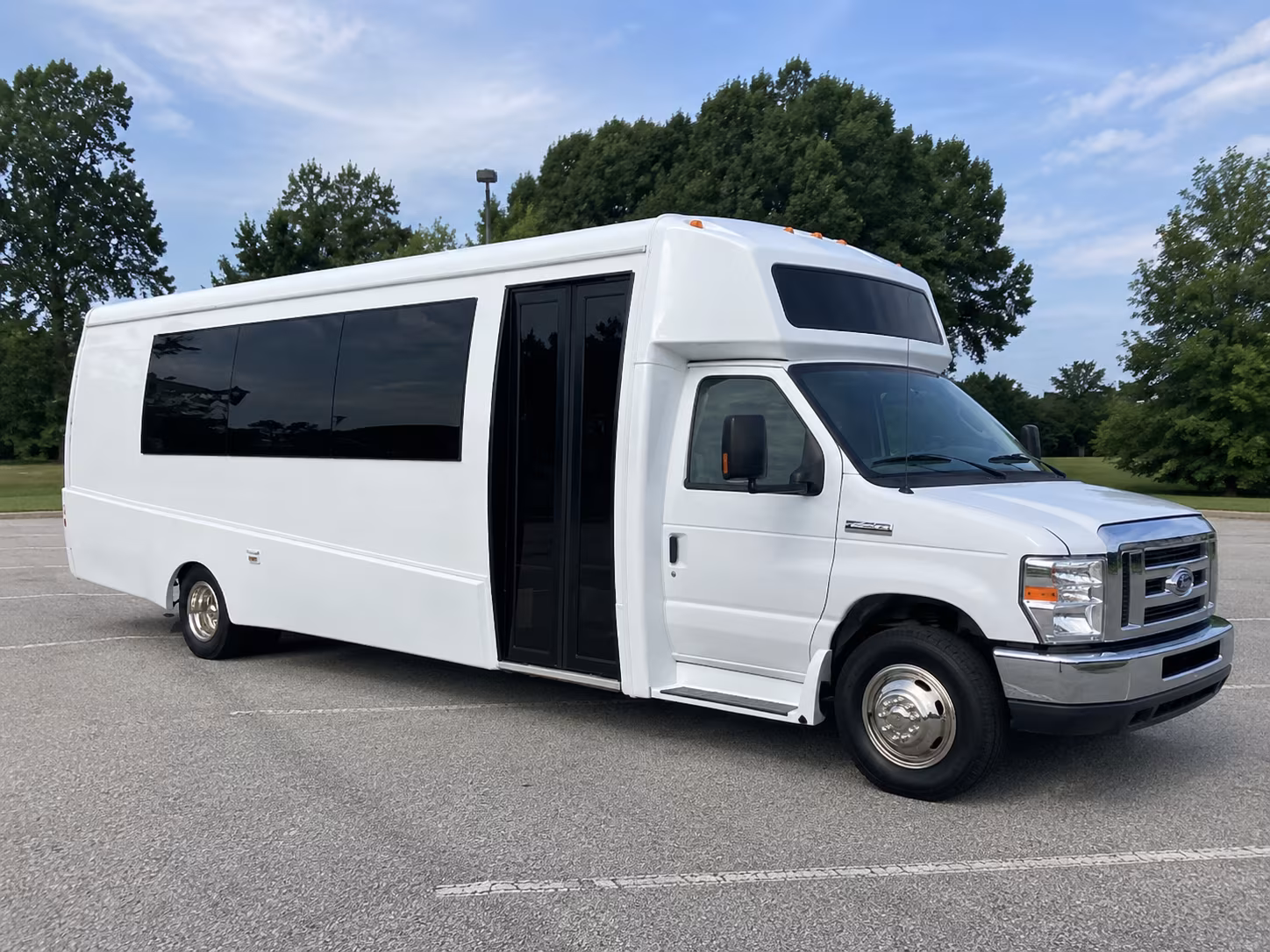 durham 18 passenger party bus