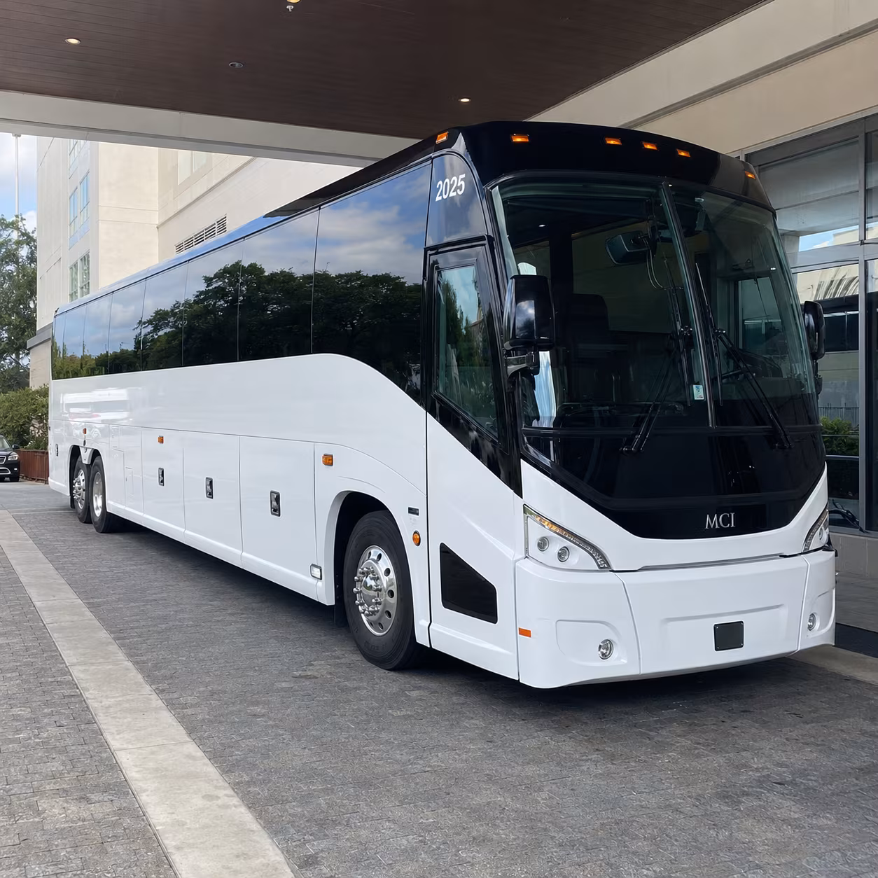 durham 54 passenger charter bus