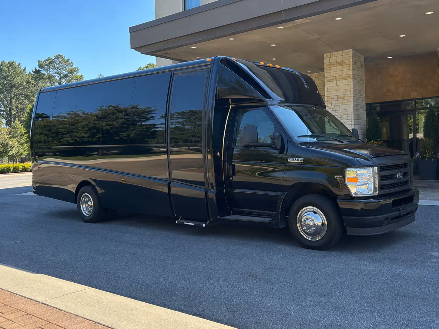 reserve transportation for your next airport transfer 4